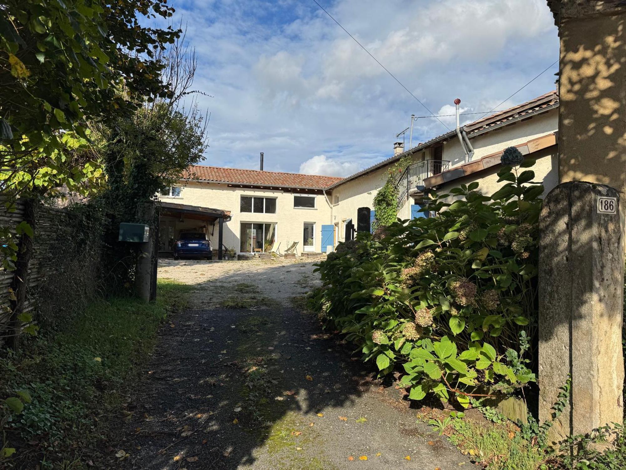 Au Chevaleins Apartment Chaleins Exterior photo